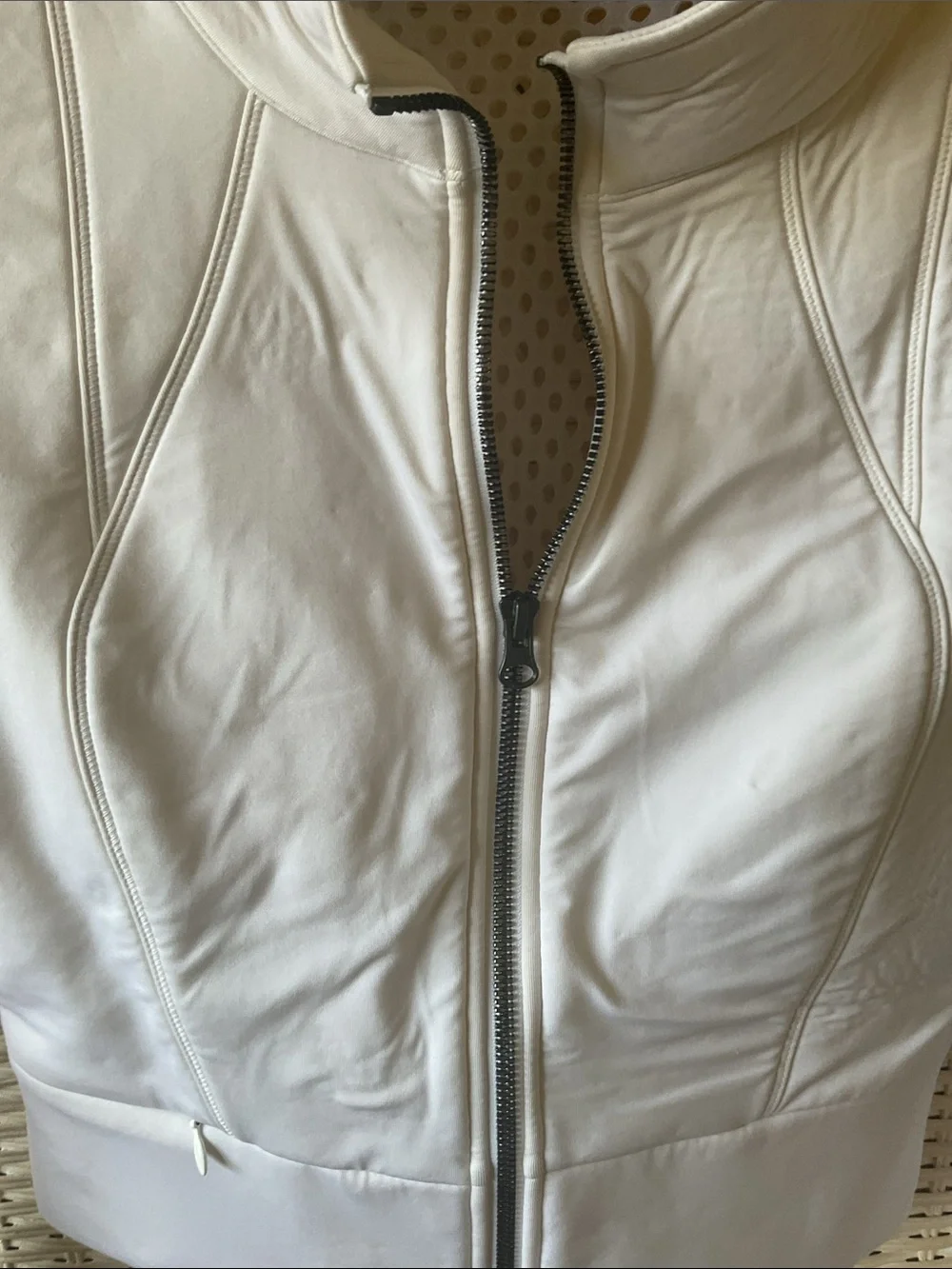 Alo Perforated Jacket GUC